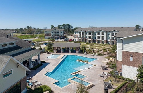 Katy Apartment | Landing | Amazing 1BD, Courtyard, Pool