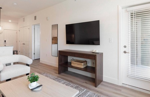 Firestone Apartment | Landing | Amazing 1BD, Gym, Clubhouse