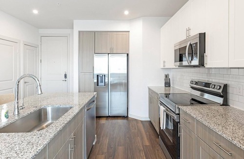 Fate Apartment | Landing | Amazing 1BD, Gym, Clubhouse