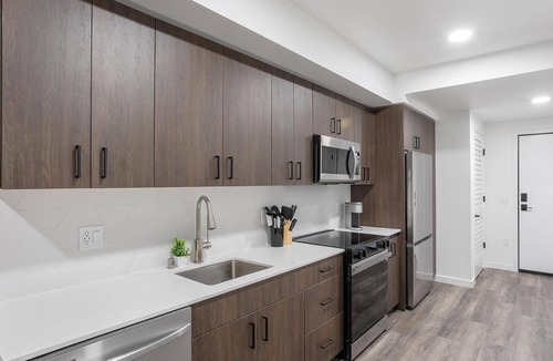 Crown Hill Apartment | Landing | Amazing 1BD, Gym