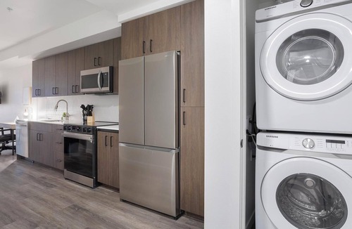 Crown Hill Apartment | Landing | Amazing 1BD, Gym