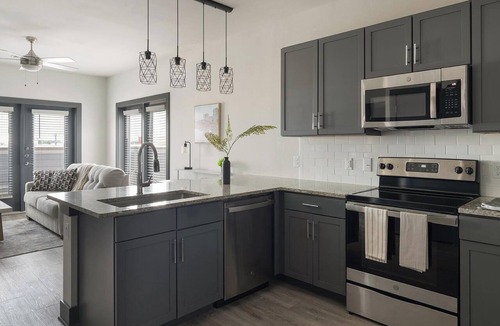 Terrell Apartment | Landing | Amazing 1BD, Gym