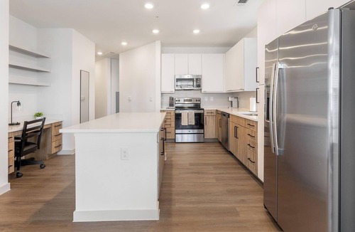Celina Apartment | Landing | Amazing 2BD, Gym, Courtyard