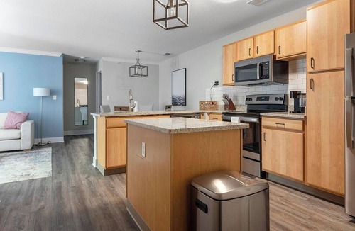 Eureka Apartment | Landing | Amazing 2BD, Gym, Clubhouse