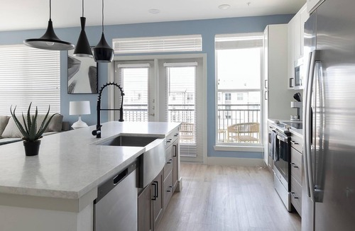 Garland Apartment | Landing | Amazing 2BD, Gym, Clubhouse