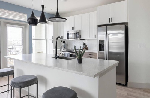 Garland Apartment | Landing | Amazing 2BD, Gym, Clubhouse