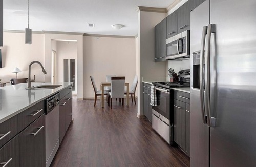 Wetmore Apartment | Landing | Amazing 2BD, Yoga Studio, Gym