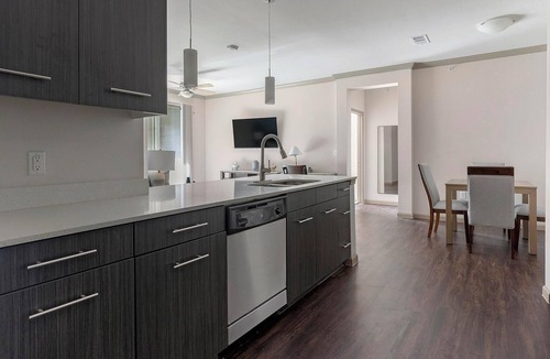 Wetmore Apartment | Landing | Amazing 2BD, Yoga Studio, Gym