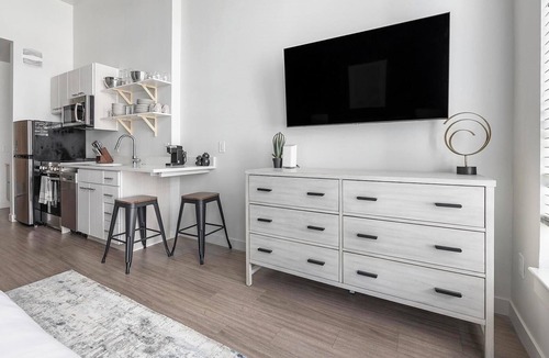 River North Art District Apartment | Landing | Amazing Studio, Clubhouse, Gym