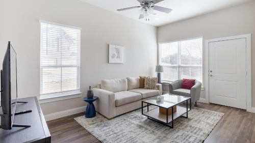 Weatherford Apartment | Landing Apartments - Stone Lake Townhomes