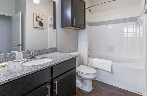 Burleson Apartment | Landing at Auberge of Burleson - 2 Bedrooms in Downtown Burleson