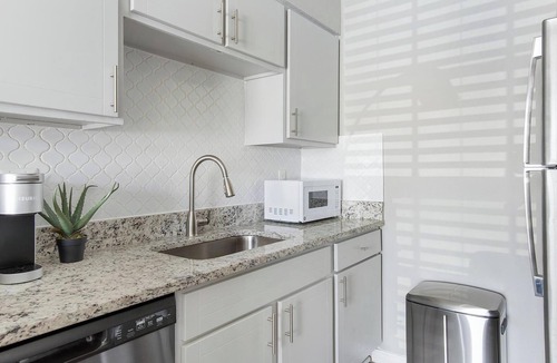 Royal Ridge Apartment | Landing | Beautiful 1BD, Pool, Gym
