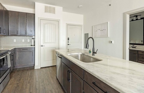 Denton Apartment | Landing | Beautiful 1BD, Clubhouse, Gym