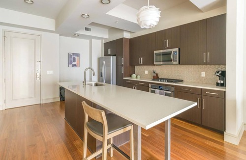 Houston Apartment | Landing | Beautiful 1BD, Gym, Tennis Court