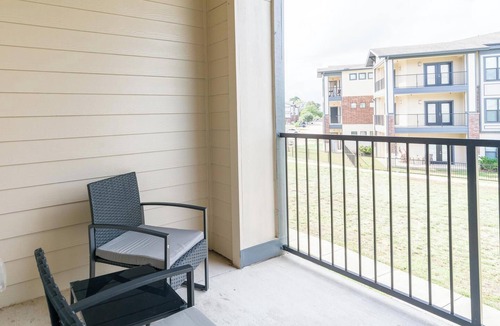 Katy Apartment | Landing | Beautiful 1BD, Gym, Clubhouse