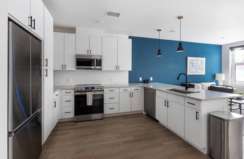 Civic Center Apartment | Landing | Beautiful 1BD, Rooftop Lounge, Gym