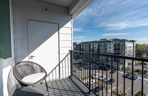 Indian Creek Apartment | Landing | Beautiful 1BD, Yoga Studio, Gym