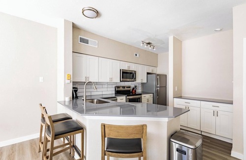 Fort Worth Apartment | Landing | Beautiful 2BD, Pool, Gym
