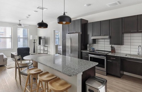 Fort Worth Apartment | Landing | Beautiful 2BD, Courtyard, Clubhouse