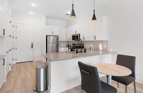 Denton Apartment | Landing | Beautiful 2BD, Courtyard, Gym