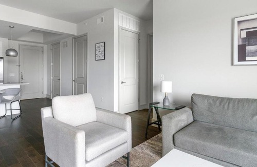 Houston Apartment | Landing Beautiful 2BD Pool Tennis Court