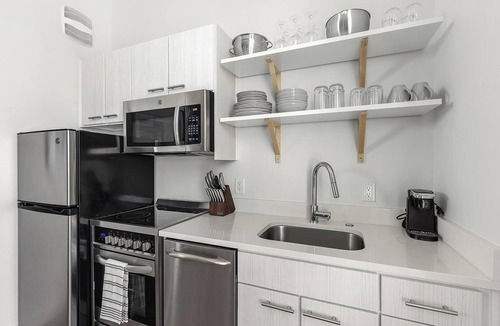 River North Art District Apartment | Landing | Beautiful Studio, Gym, Clubhouse