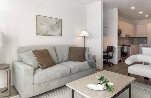 Firestone Apartment | Landing | Chic 1BD, Clubhouse, Gym