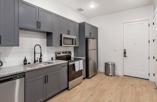 Denton Apartment | Landing | Chic 1BD, Courtyard, Gym