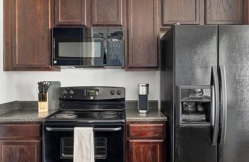 Atascocita Apartment | Landing | Chic 1BD, Game Room, Clubhouse