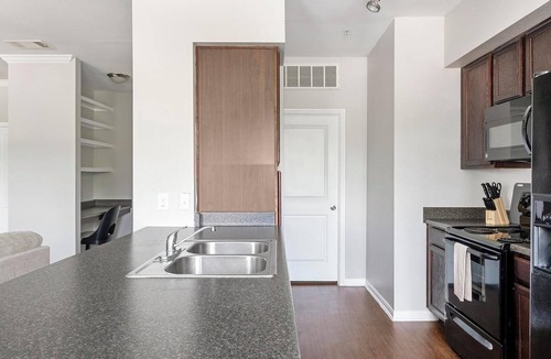Atascocita Apartment | Landing | Chic 1BD, Game Room, Clubhouse