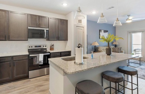 Corinth Apartment | Landing | Chic 1BD in Corinth