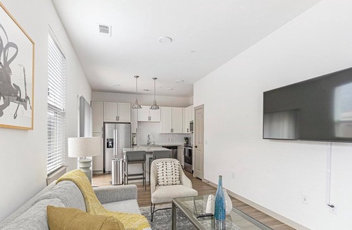 Fort Worth Apartment | Landing | Chic 1BD, Yoga Studio, Clubhouse