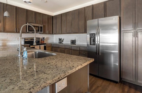 Stone Oak Apartment | Landing | Chic 2BD, Gym, Clubhouse