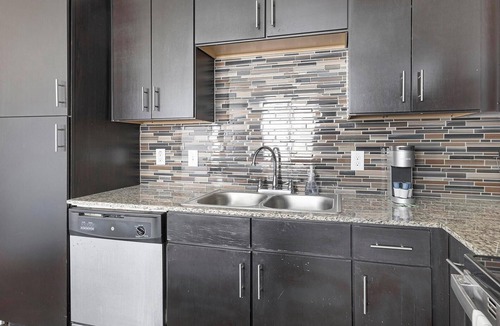 Waco Apartment | Landing | Chic 2BD, Gym