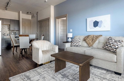 Waco Apartment | Landing | Chic 2BD, Gym