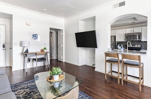 Downtown Fort Worth Apartment | Landing | Incredible 1BD, Gym