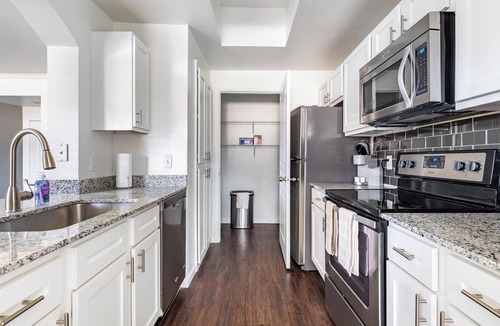 Downtown Fort Worth Apartment | Landing | Incredible 1BD, Gym