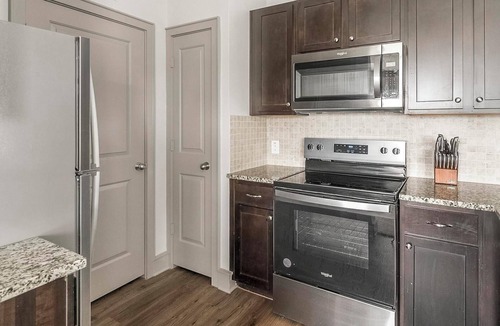 George Bush Park/Eldridge Apartment | Landing | Incredible 1BD, Gym, Pool