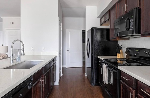 Atascocita Apartment | Landing | Incredible 2BD, Gym, Clubhouse