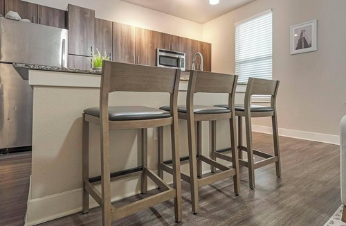 Tobin Hill Apartment | Landing | Incredible 1BD, Pool, Gym
