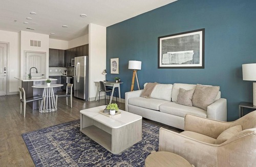 Denton Apartment | Landing | Modern 1BD, Courtyard, Gym