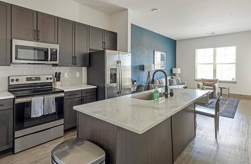Denton Apartment | Landing | Modern 1BD, Courtyard, Gym