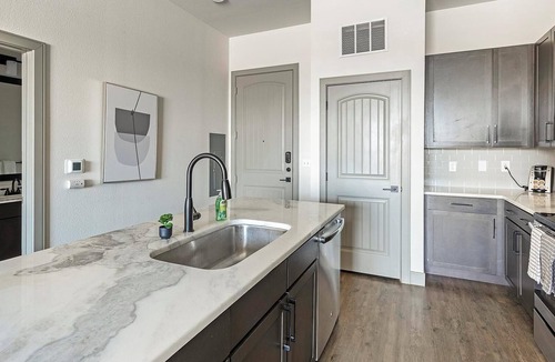 Denton Apartment | Landing | Modern 1BD, Courtyard, Gym