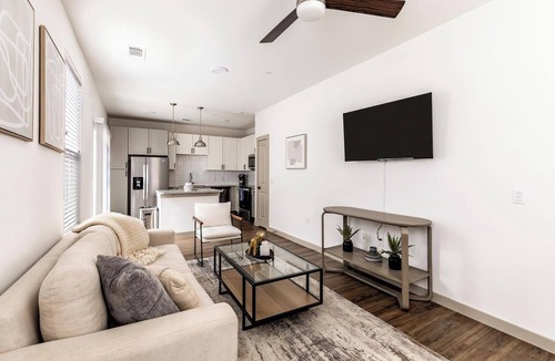 Fort Worth Apartment | Landing | Modern 1BD, Gym, Pool