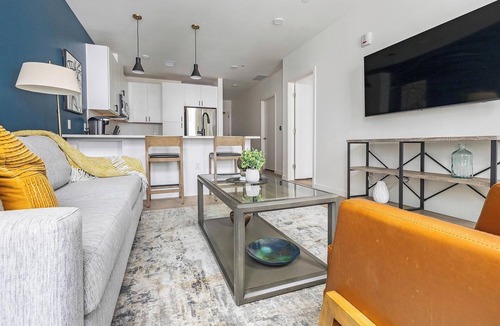 Civic Center Apartment | Landing | Modern 1BD, Gym, Rooftop Lounge