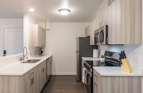 South Richland Apartment | Landing | Modern 1BD, Gym, Clubhouse