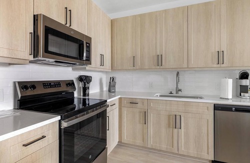 Roanoke Apartment | Landing | Modern 1BD in Downtown Roanoke