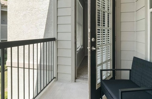 FM 1960 Apartment | Landing | Modern 1BD in Copperfield