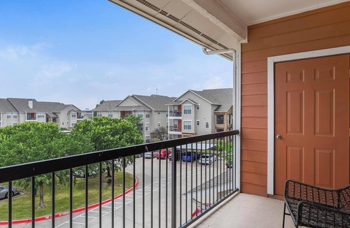 Fossil Creek Apartment | Landing | Modern 1BD, Pool, Clubhouse