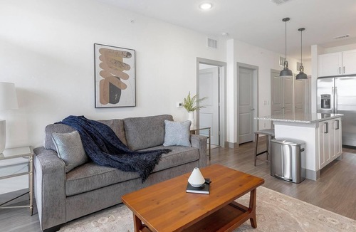 Weston Apartment | Landing | Modern 1BD, Yoga Studio, Clubhouse